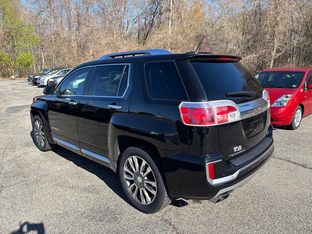 2017 GMC Terrain Image 4