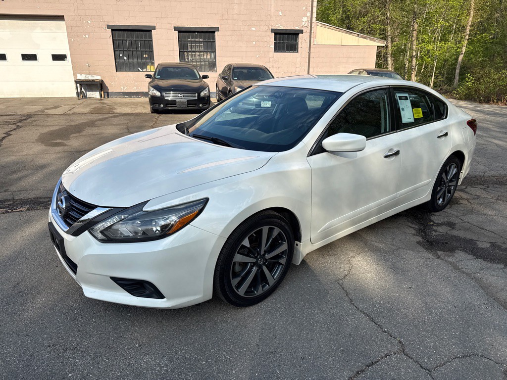 2017 Nissan Altima Image 1