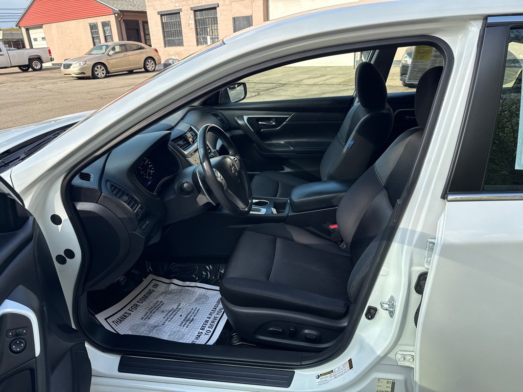 2017 Nissan Altima Image 5