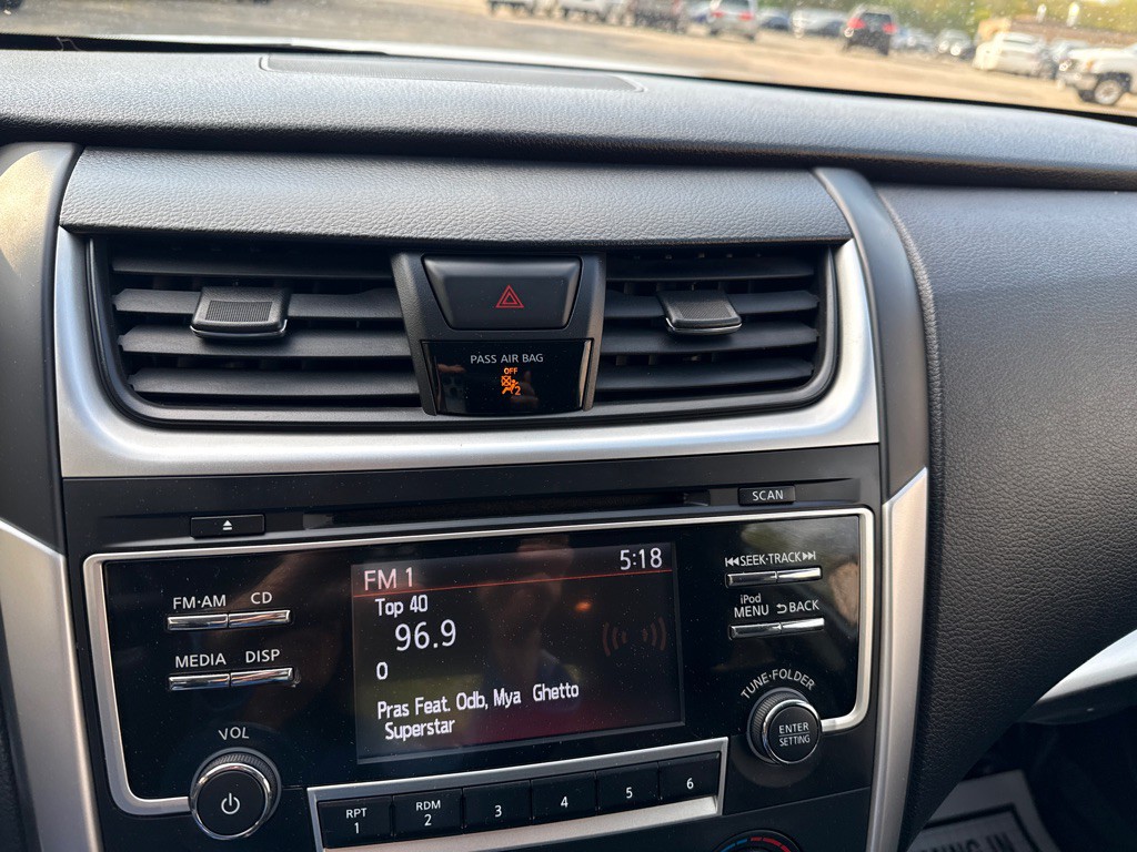2017 Nissan Altima Image 14