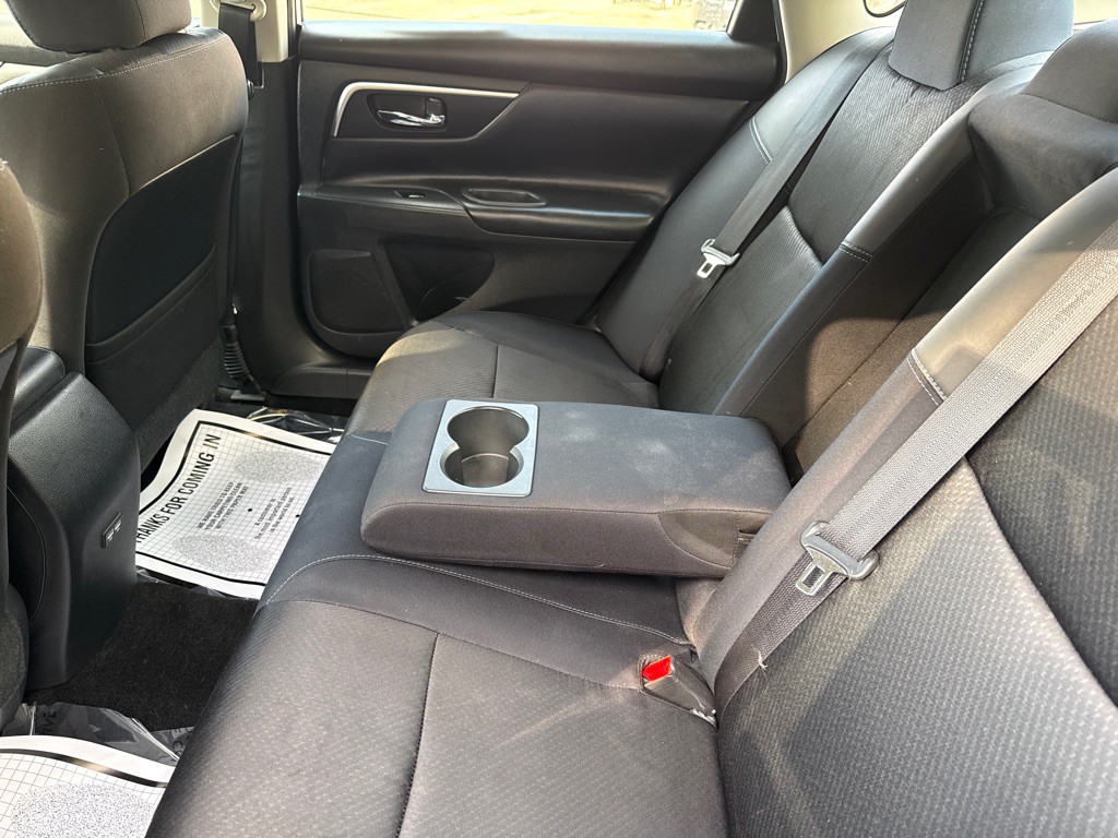 2017 Nissan Altima Image 24