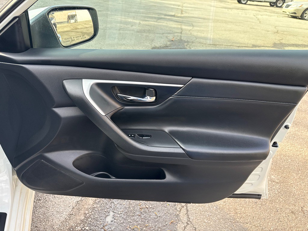 2017 Nissan Altima Image 29