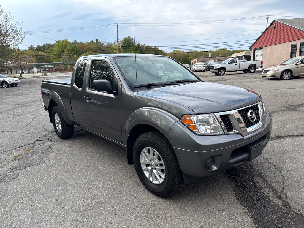 2021 Nissan Frontier Image 2