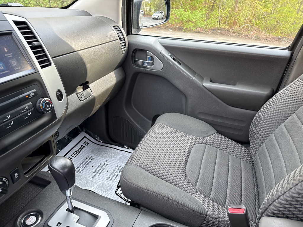 2021 Nissan Frontier Image 20