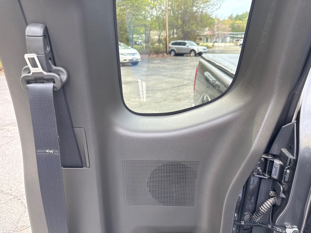 2021 Nissan Frontier Image 26