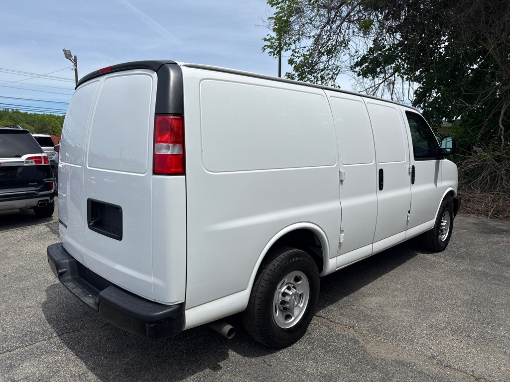 2021 Chevrolet Express Image 3