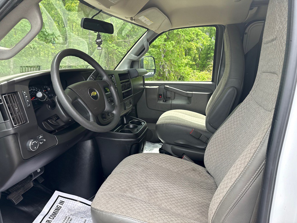 2021 Chevrolet Express Image 5