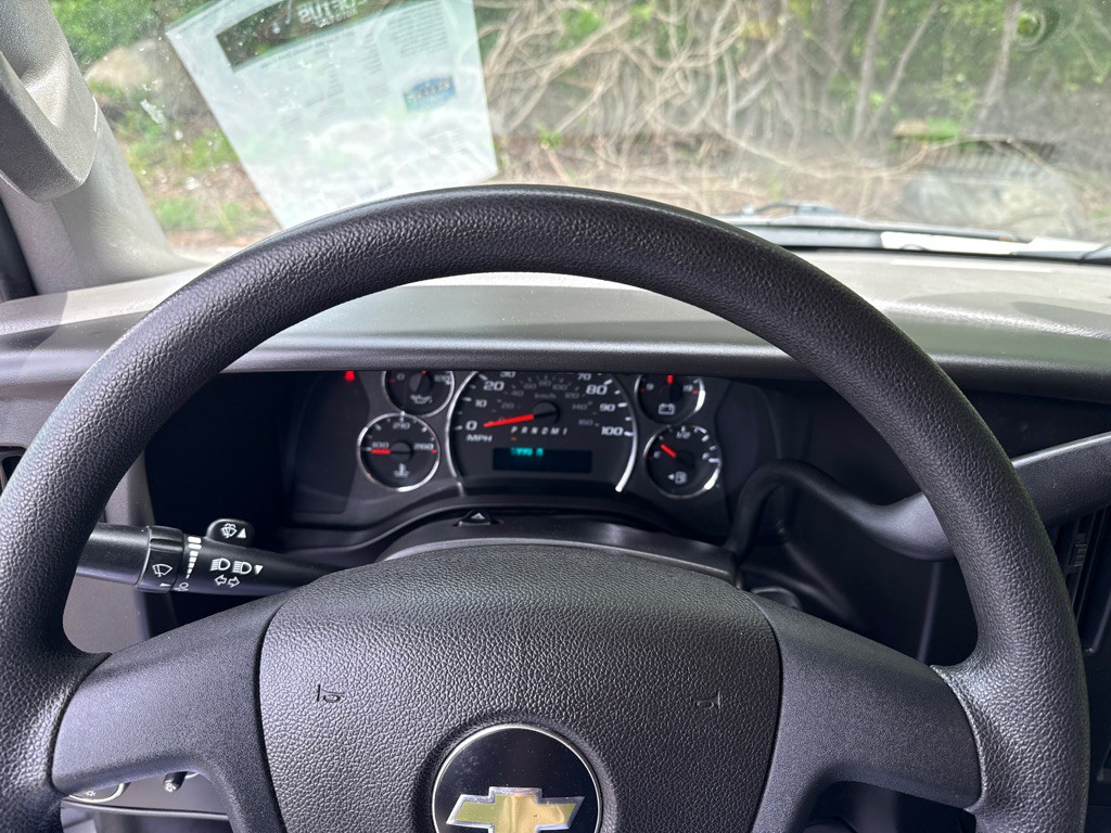 2021 Chevrolet Express Image 8