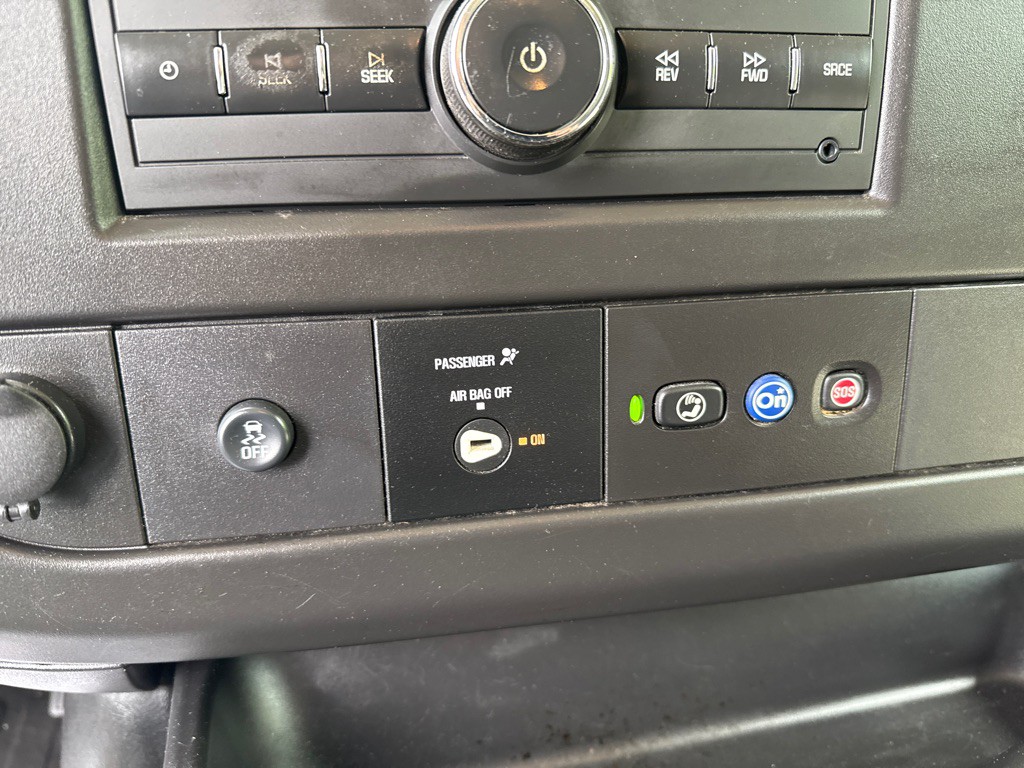 2021 Chevrolet Express Image 11