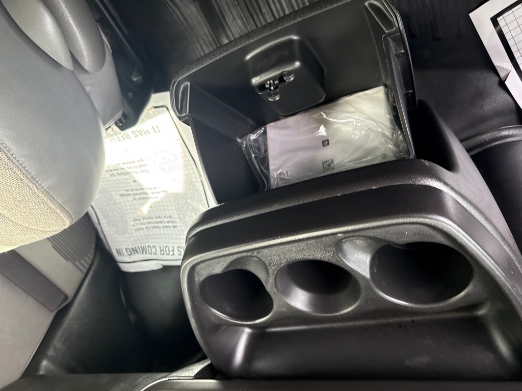 2021 Chevrolet Express Image 14
