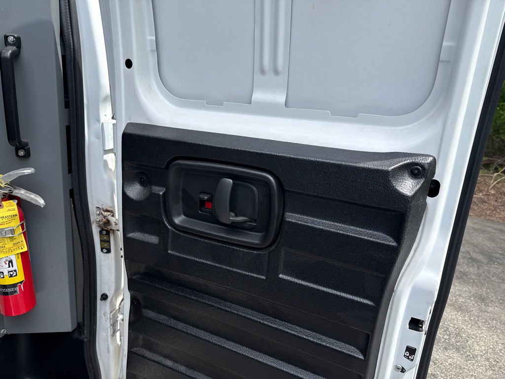 2021 Chevrolet Express Image 17