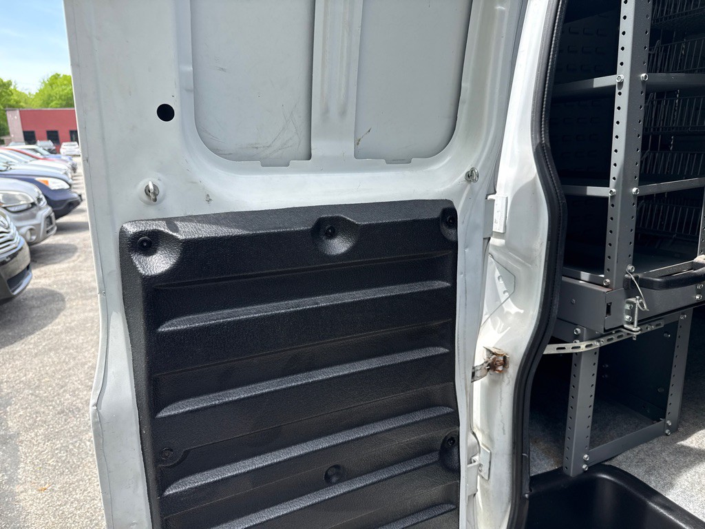 2021 Chevrolet Express Image 18