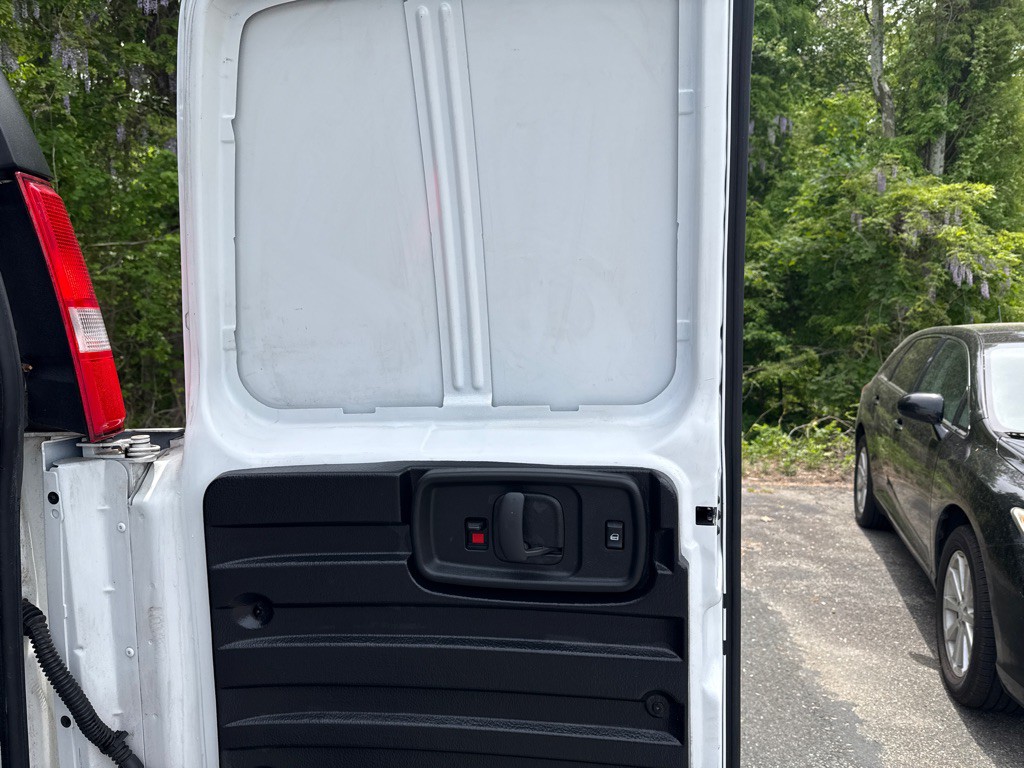 2021 Chevrolet Express Image 21