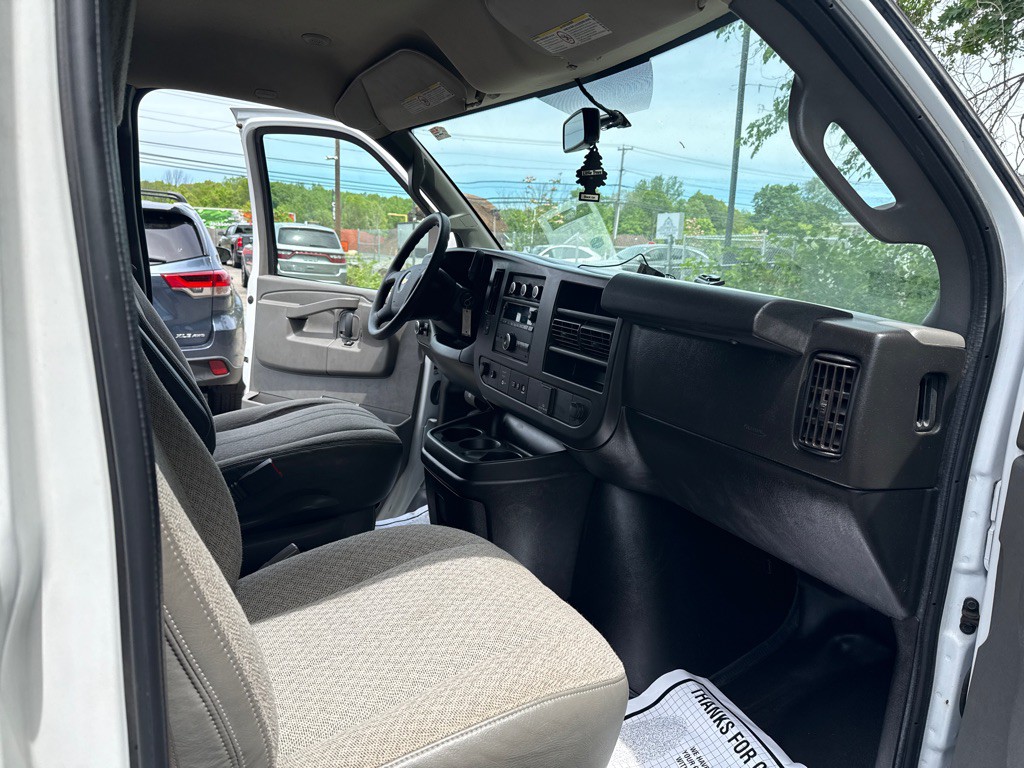 2021 Chevrolet Express Image 23