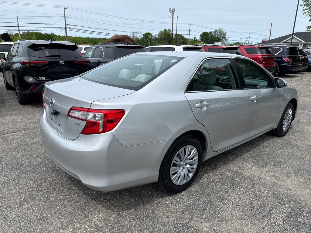 2014 Toyota Camry Image 3
