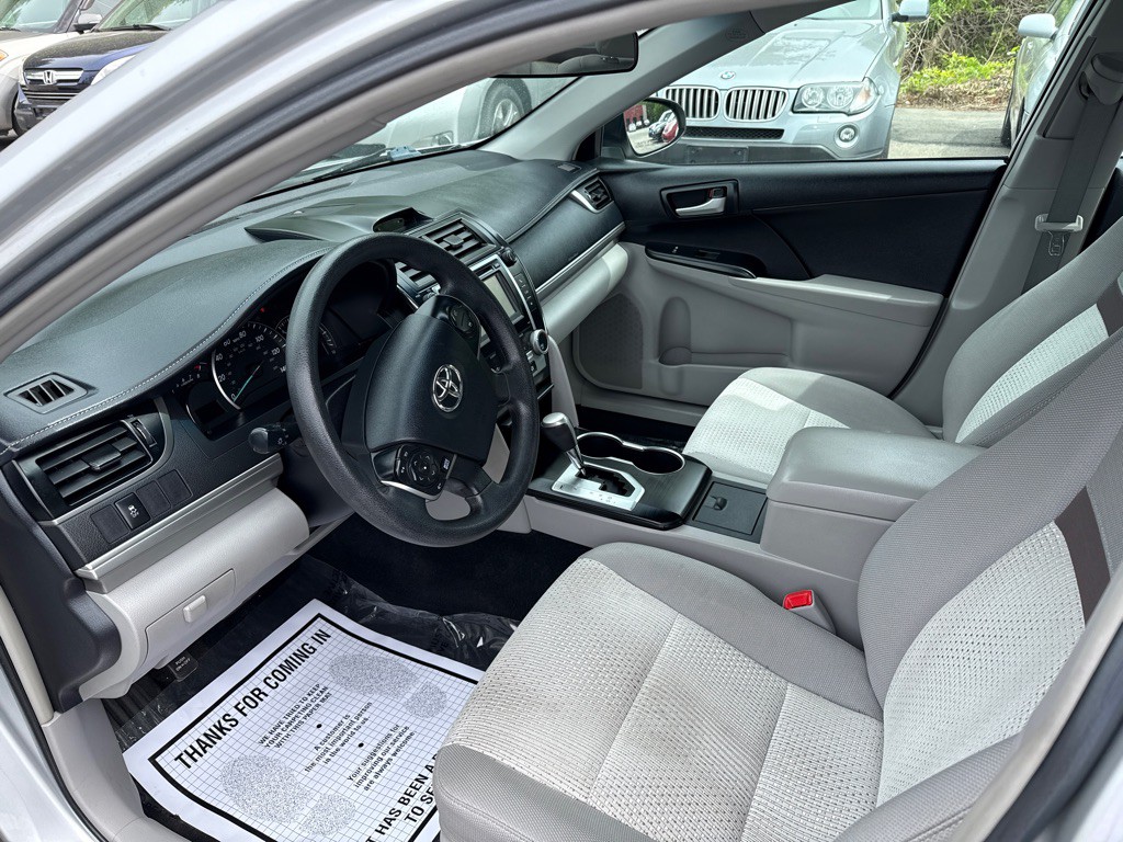 2014 Toyota Camry Image 5