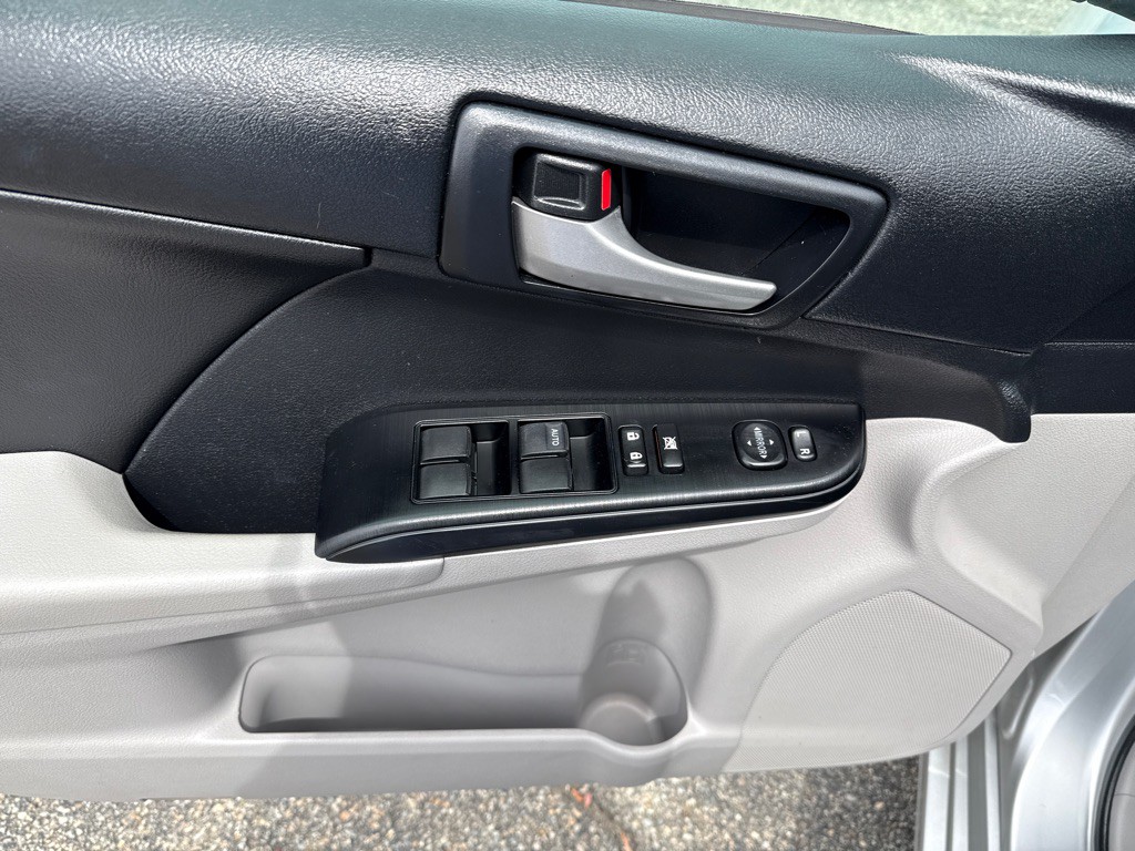 2014 Toyota Camry Image 6