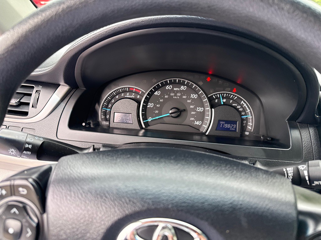 2014 Toyota Camry Image 10
