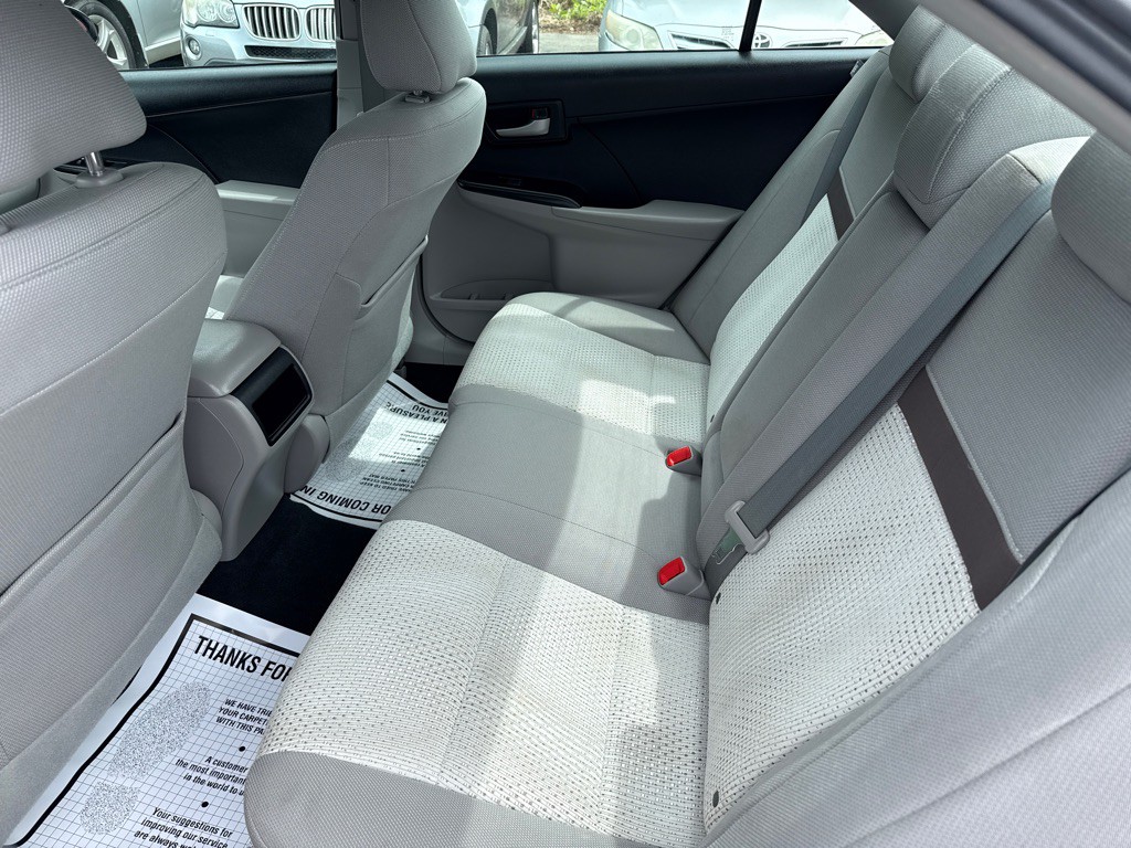 2014 Toyota Camry Image 17