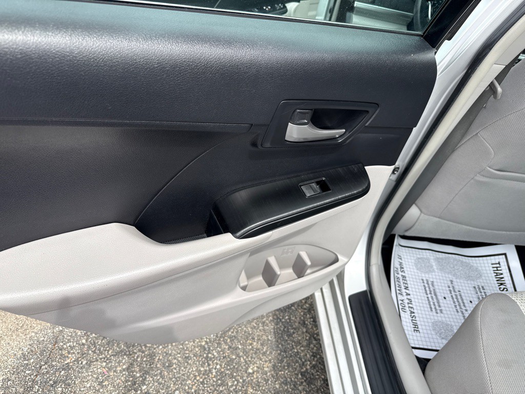 2014 Toyota Camry Image 19
