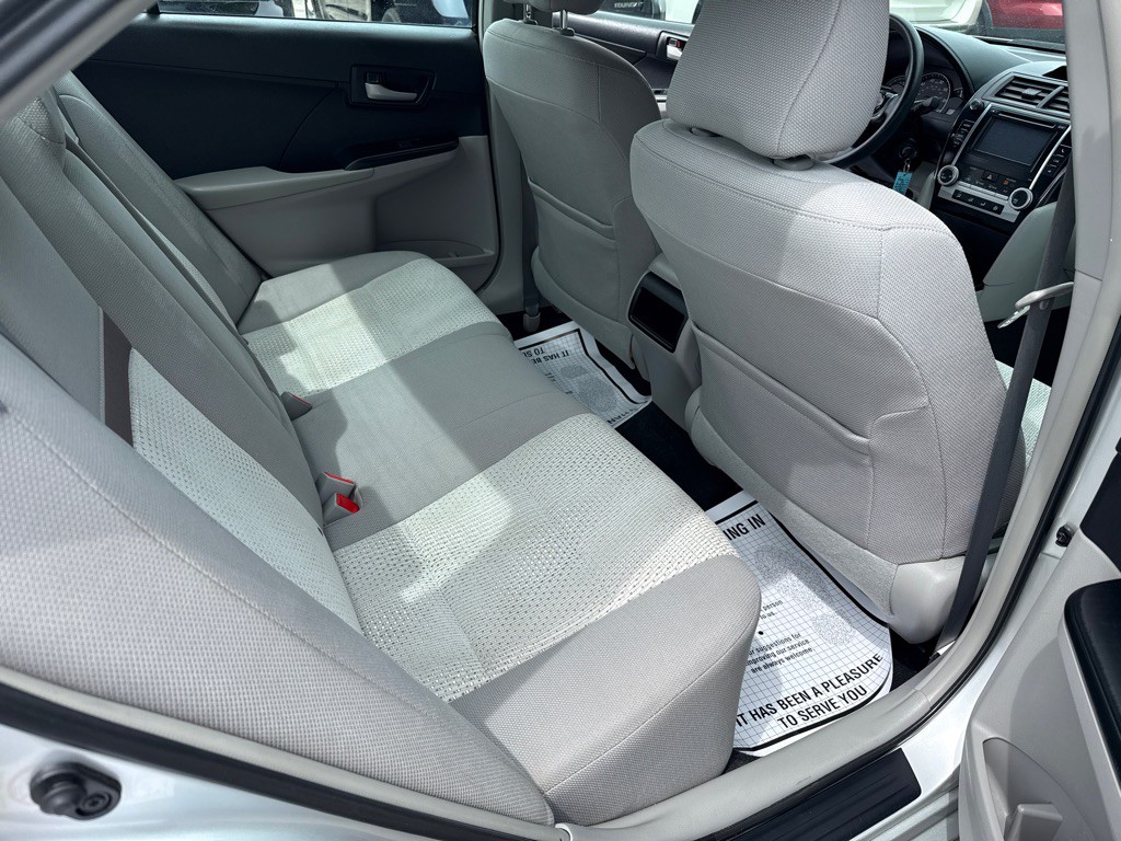 2014 Toyota Camry Image 21