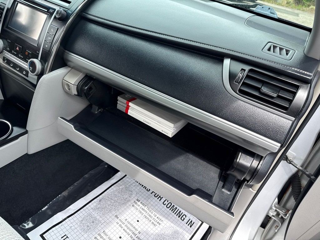 2014 Toyota Camry Image 25