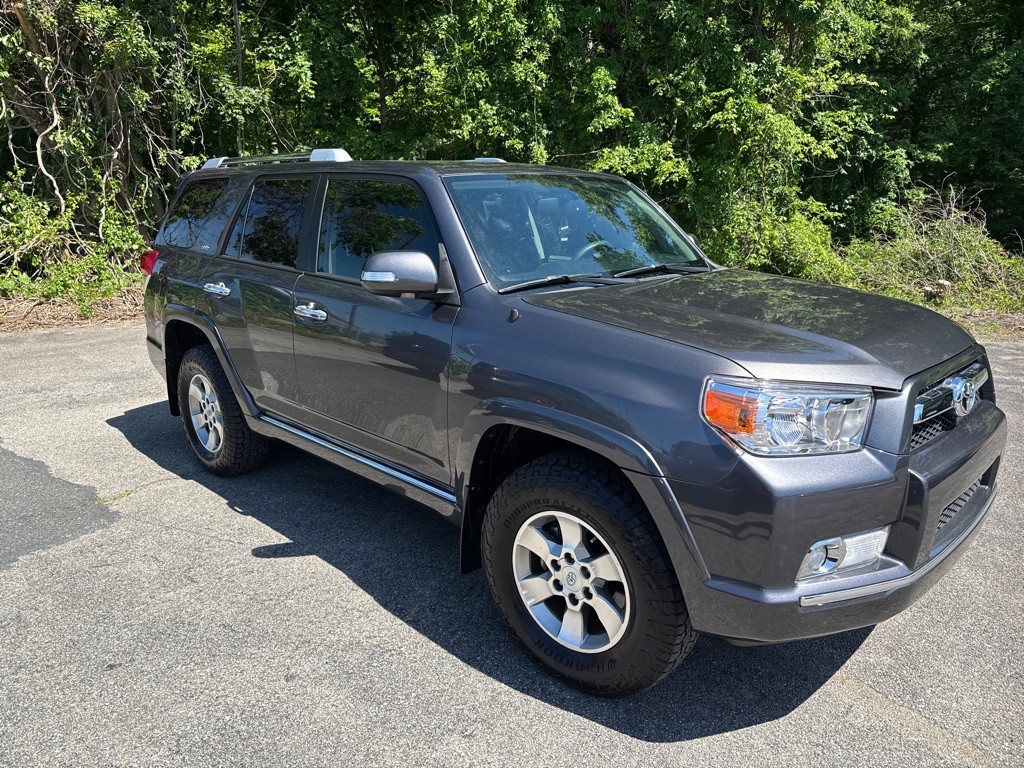 2013 Toyota 4Runner Image 2