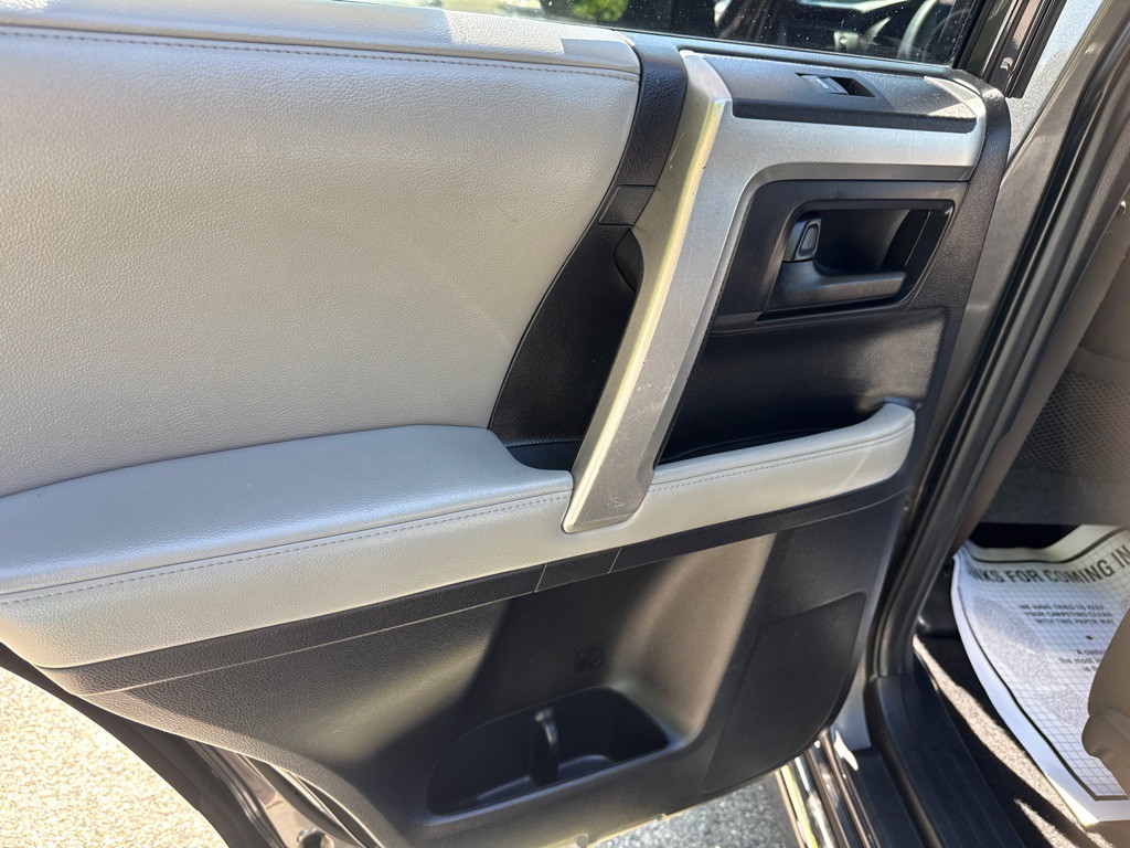 2013 Toyota 4Runner Image 27