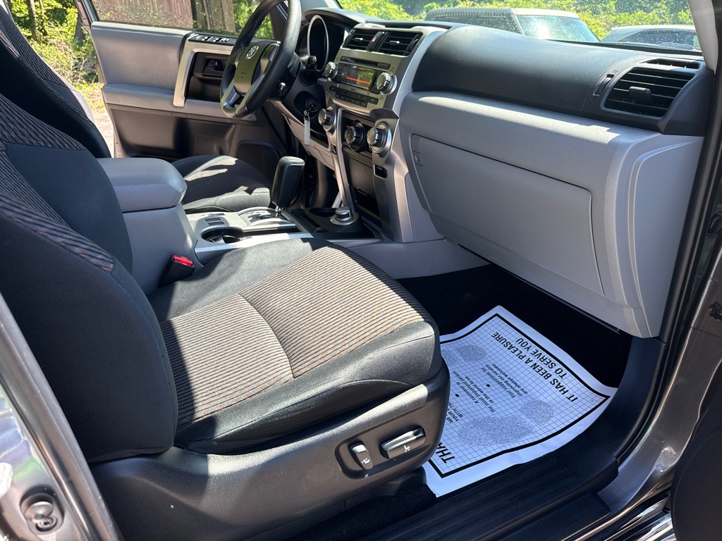 2013 Toyota 4Runner Image 34