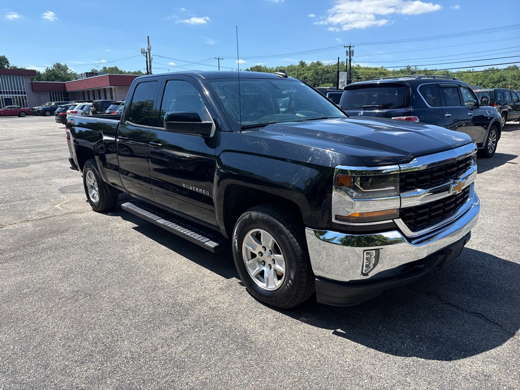 2017 Chevrolet Silverado 1500 Image 2