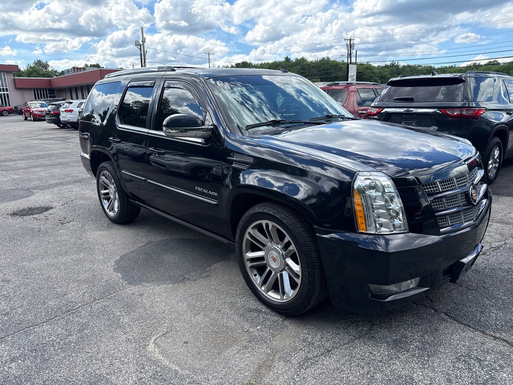 2014 Cadillac Escalade Image 2