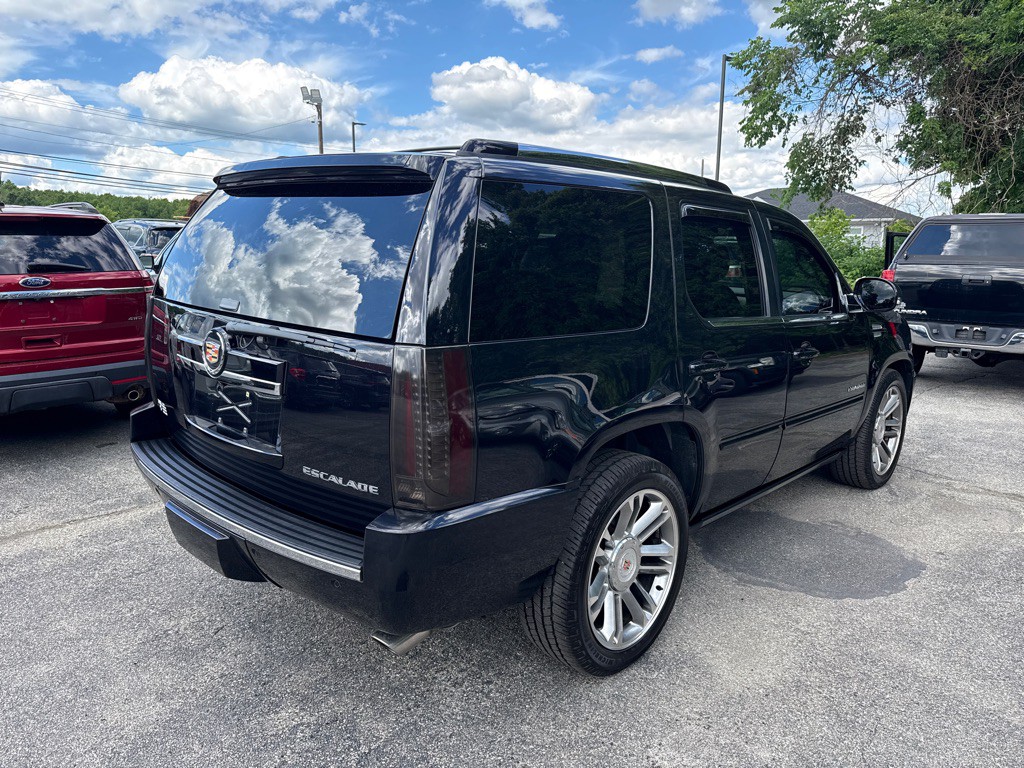 2014 Cadillac Escalade Image 3