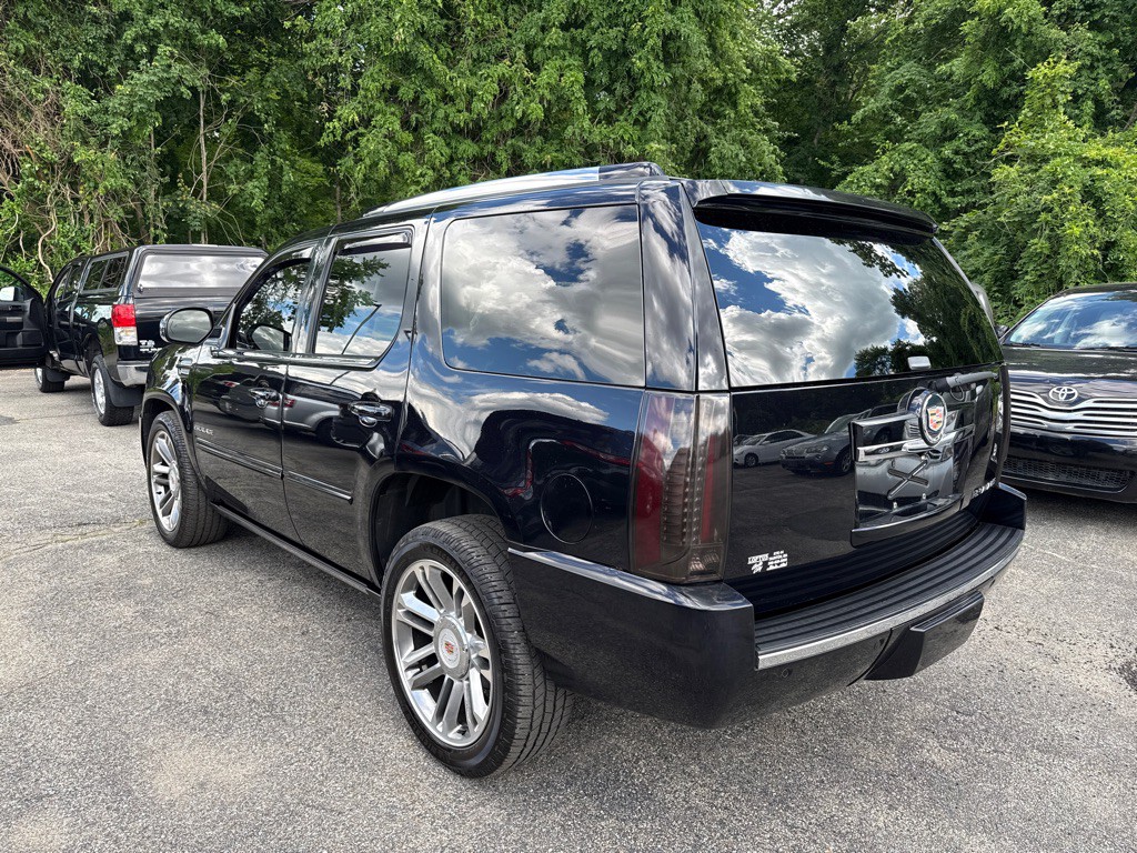 2014 Cadillac Escalade Image 4