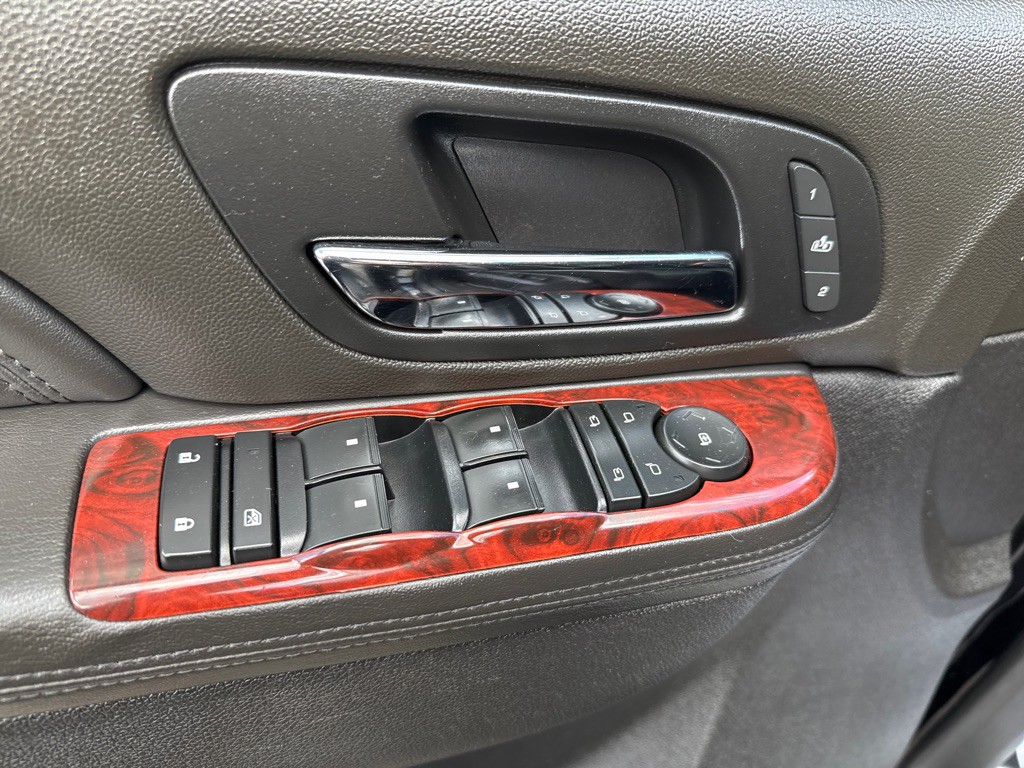 2014 Cadillac Escalade Image 8