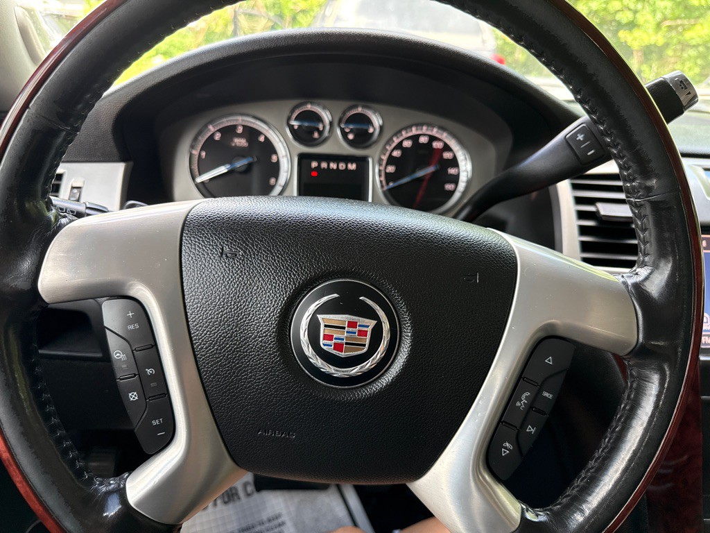 2014 Cadillac Escalade Image 12