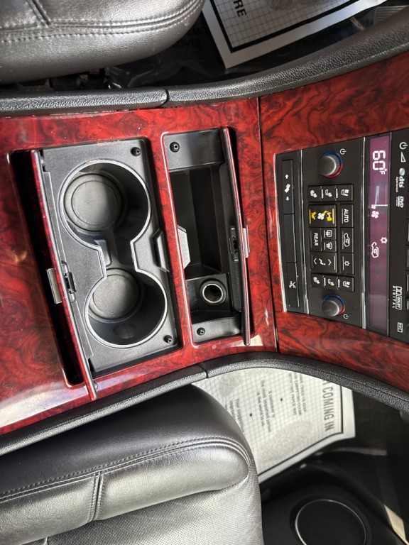 2014 Cadillac Escalade Image 22