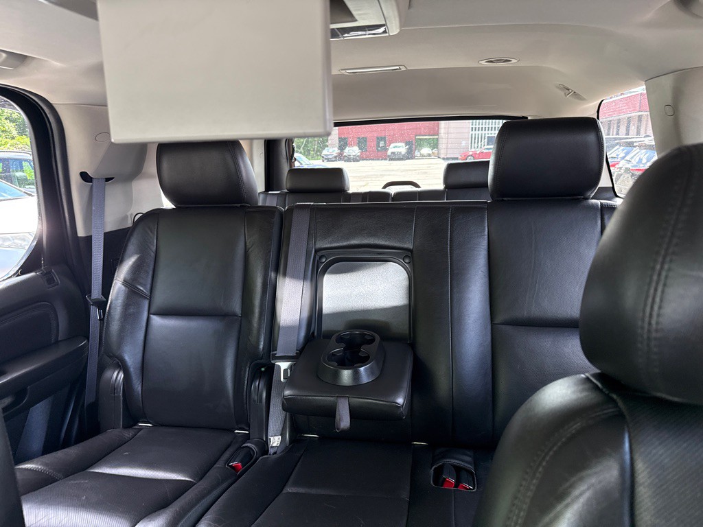 2014 Cadillac Escalade Image 26