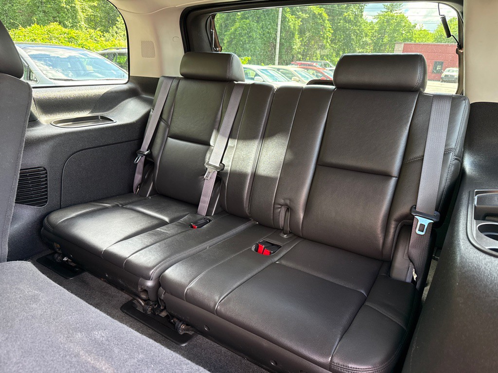 2014 Cadillac Escalade Image 30