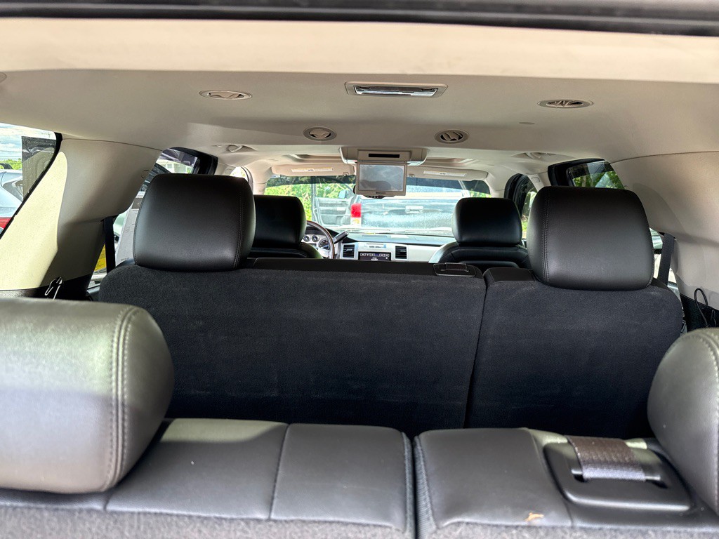 2014 Cadillac Escalade Image 33