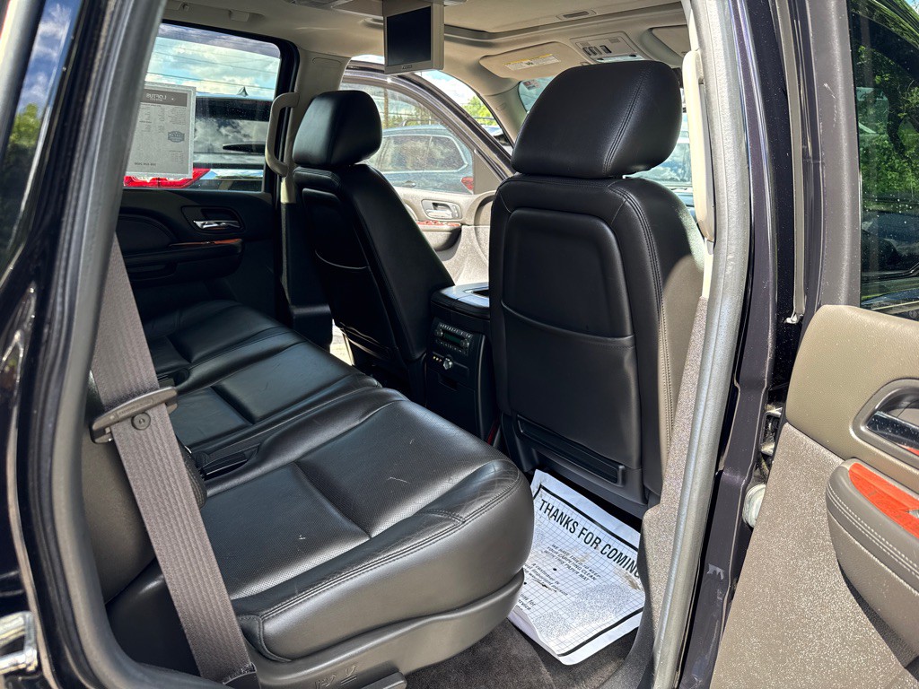 2014 Cadillac Escalade Image 35