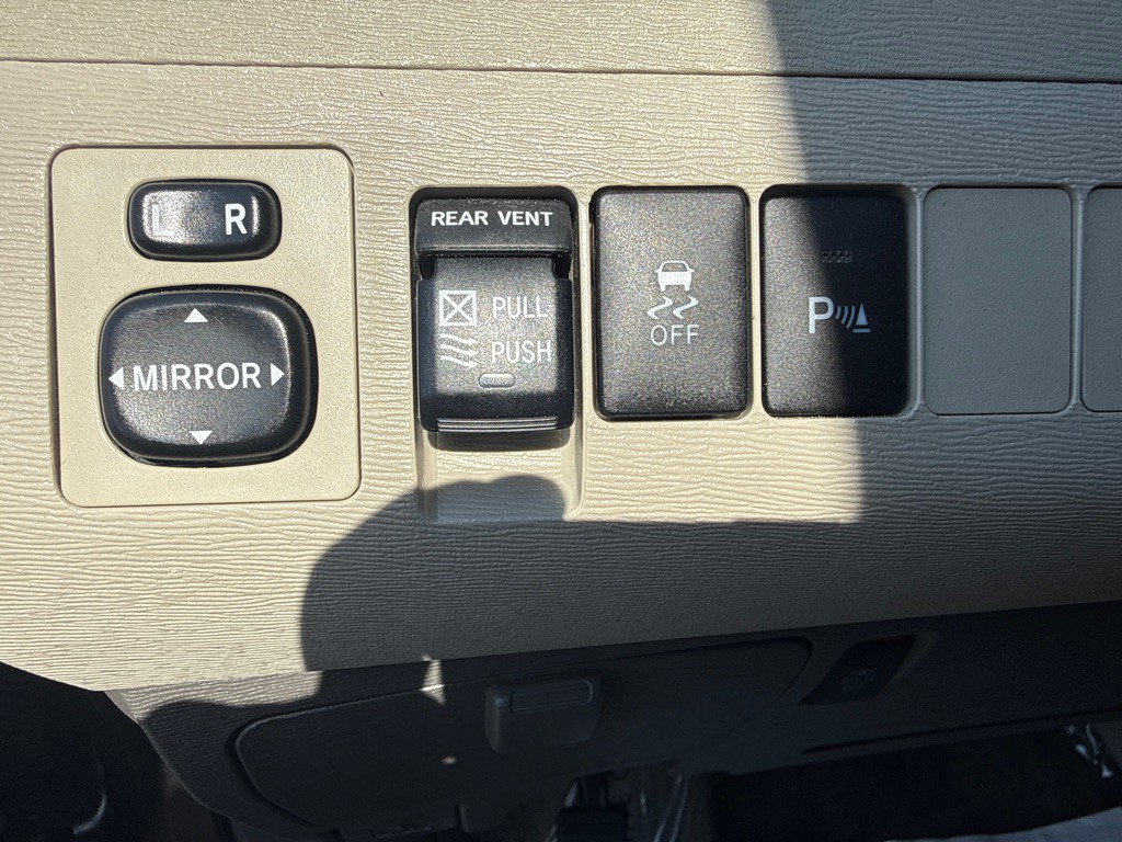 2014 Toyota Sienna Image 8