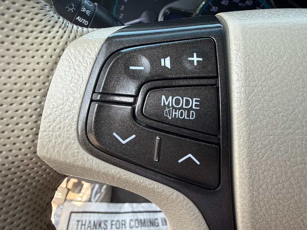 2014 Toyota Sienna Image 13