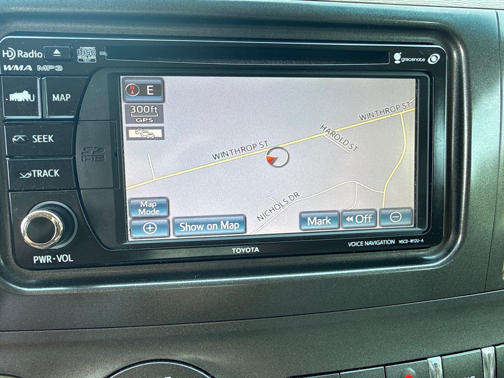 2014 Toyota Sienna Image 14