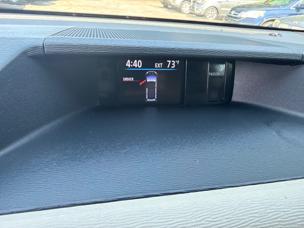2014 Toyota Sienna Image 16