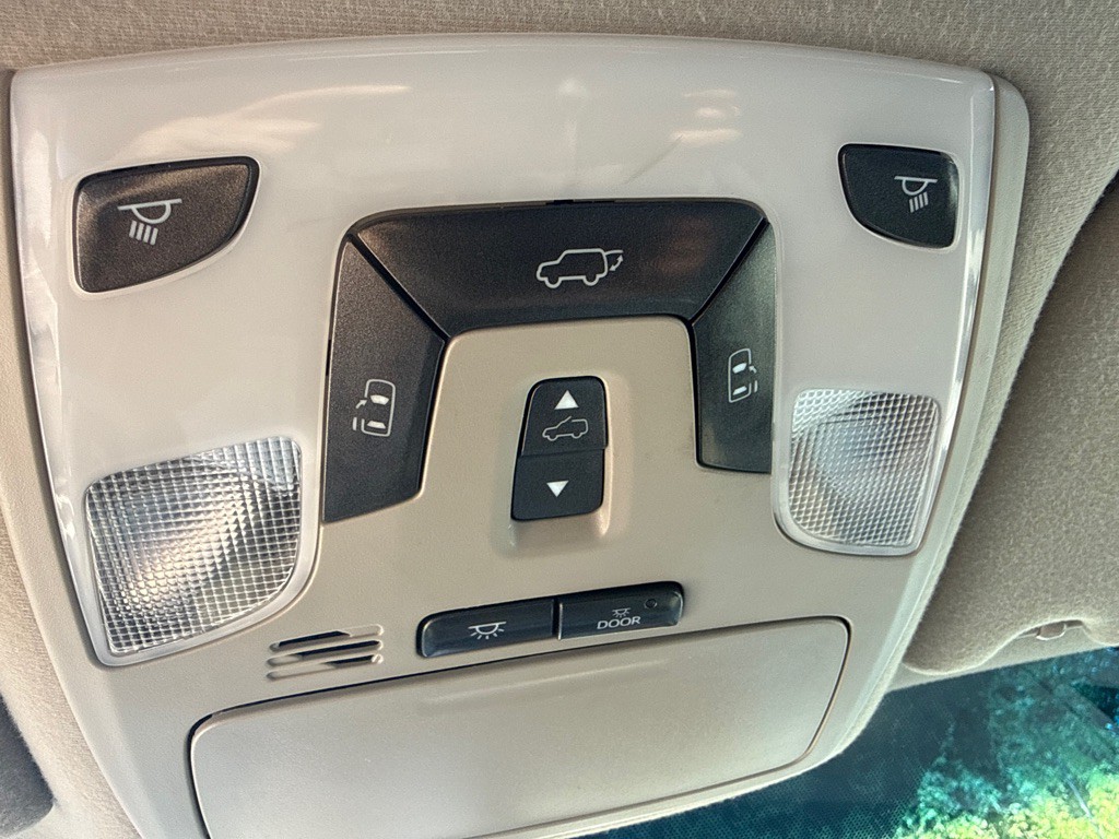 2014 Toyota Sienna Image 24