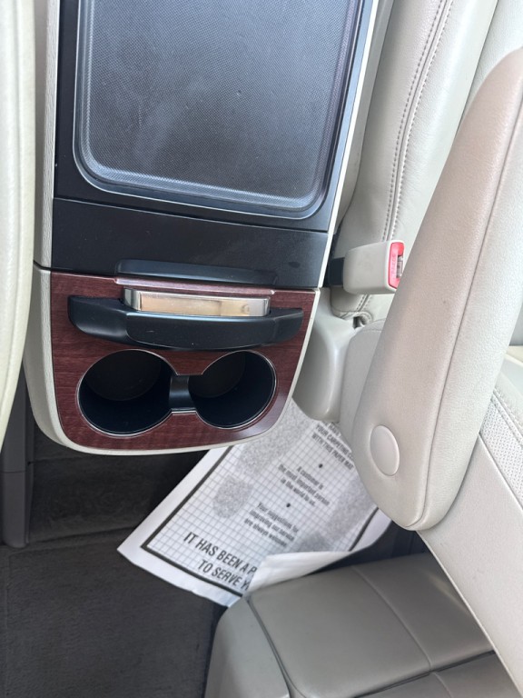 2014 Toyota Sienna Image 27