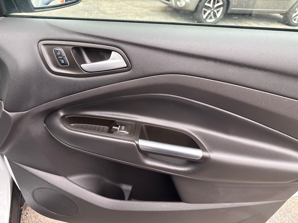 2017 Ford Escape Image 32