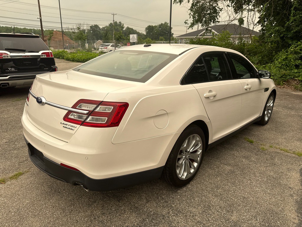 2014 Ford Taurus Image 3
