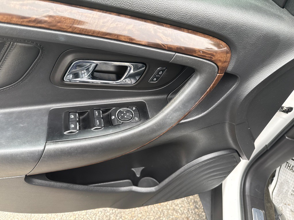 2014 Ford Taurus Image 6