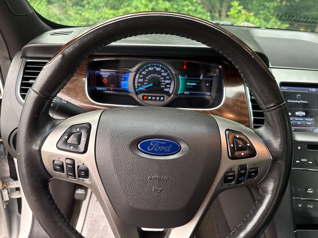 2014 Ford Taurus Image 10